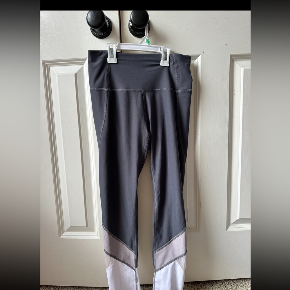 Athletic leggings